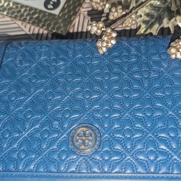 Tory Burch Women Bryant Quilted Crossbody 34801 Hudson Bay Navy - Picture 2 of 5